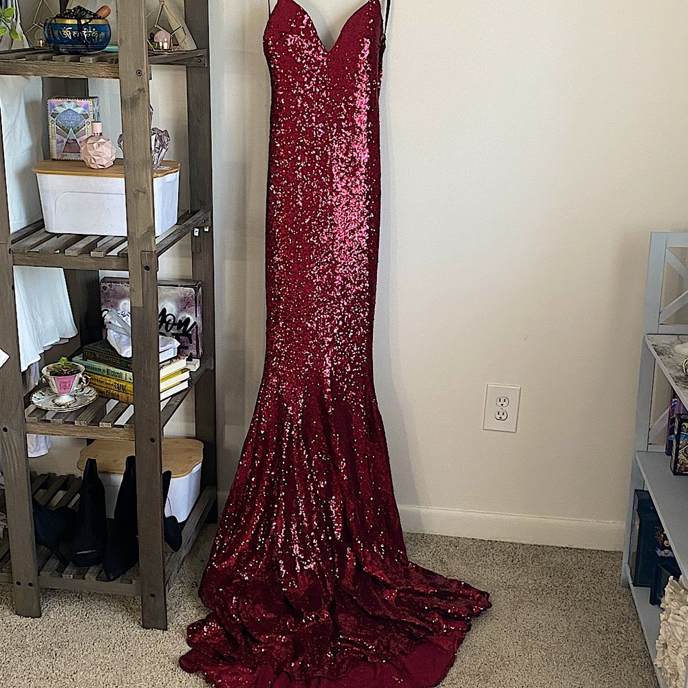 Alamour Official Yassmine Gown BRAND NEW!